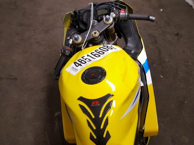 JS1GN7CA752111552 - 2005 SUZUKI GSX-R600 K YELLOW photo 5