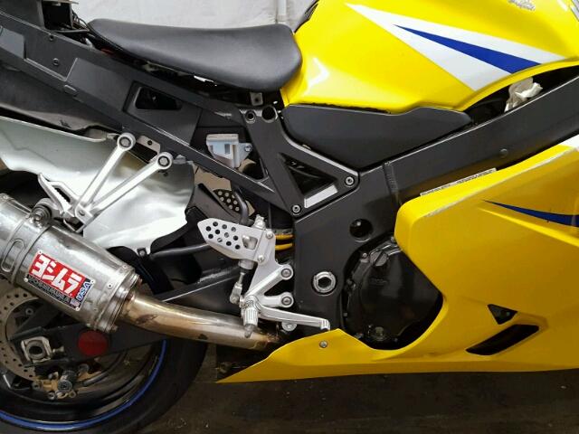 JS1GN7CA752111552 - 2005 SUZUKI GSX-R600 K YELLOW photo 7