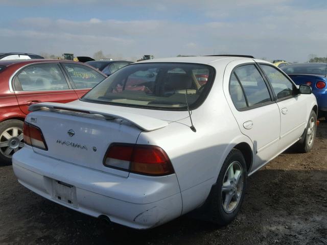 JN1CA21D9VT210712 - 1997 NISSAN MAXIMA GLE WHITE photo 4