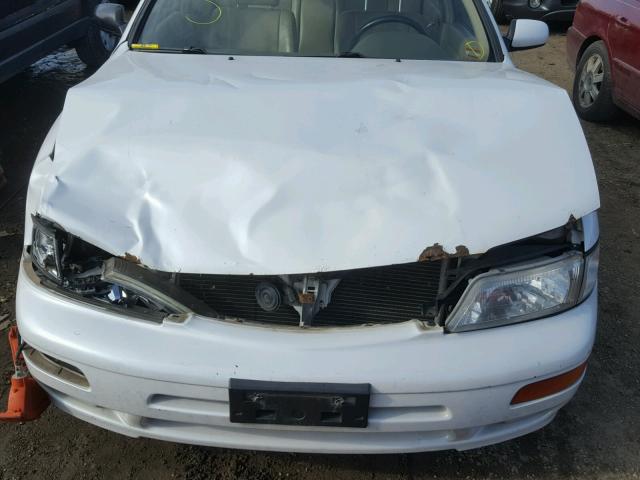 JN1CA21D9VT210712 - 1997 NISSAN MAXIMA GLE WHITE photo 7