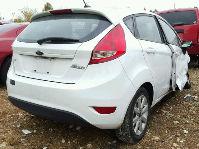 3FADP4EJXBM239129 - 2011 FORD FIESTA SE WHITE photo 4