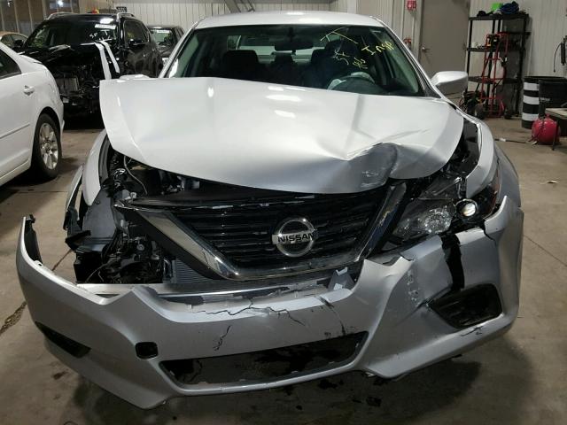 1N4AL3AP4HC264699 - 2017 NISSAN ALTIMA 2.5 SILVER photo 9