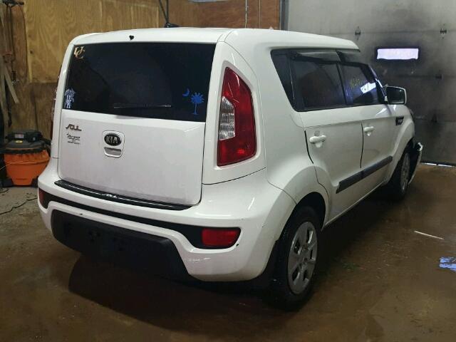 KNDJT2A57D7506472 - 2013 KIA SOUL WHITE photo 4