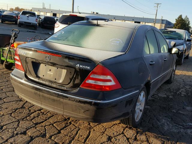 WDBRF92H47F927635 - 2007 MERCEDES-BENZ C BLACK photo 4