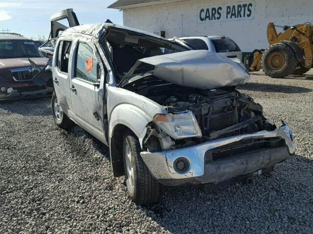 1N6AD09W28C440549 - 2008 NISSAN FRONTIER C SILVER photo 1