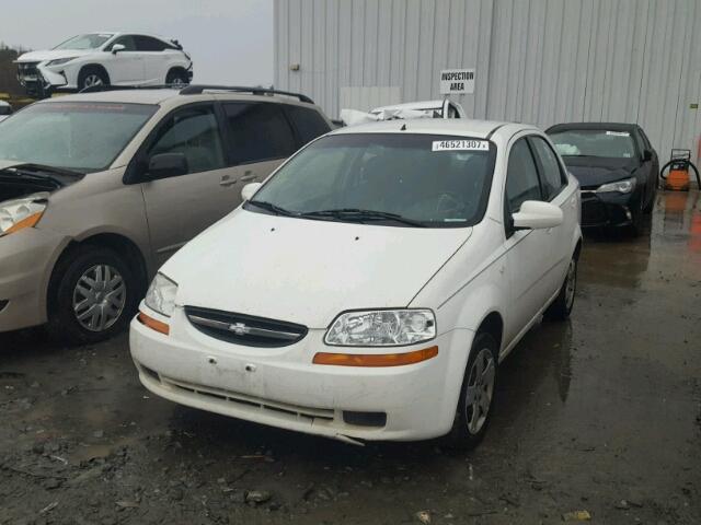 KL1TD56606B535215 - 2006 CHEVROLET AVEO BASE WHITE photo 2