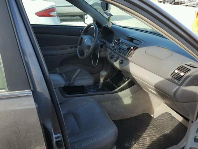 4T1BE32K23U772468 - 2003 TOYOTA CAMRY LE GRAY photo 5