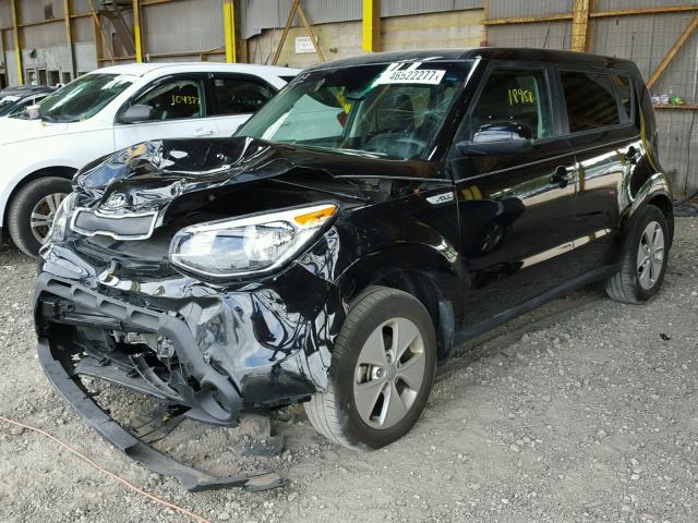 KNDJN2A24G7344613 - 2016 KIA SOUL BLACK photo 2