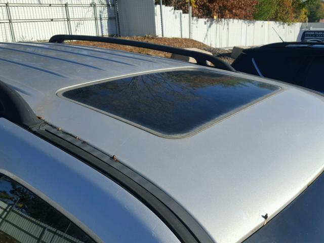 1J4GL48K84W272280 - 2004 JEEP LIBERTY SP SILVER photo 9