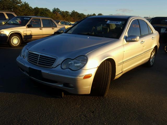 WDBRF81J03F367542 - 2003 MERCEDES-BENZ C SILVER photo 2