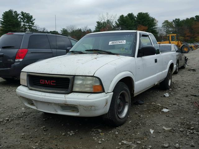 1GTCS19W728199606 - 2002 GMC SONOMA WHITE photo 2