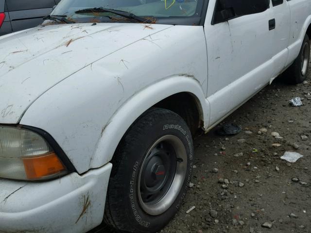 1GTCS19W728199606 - 2002 GMC SONOMA WHITE photo 9