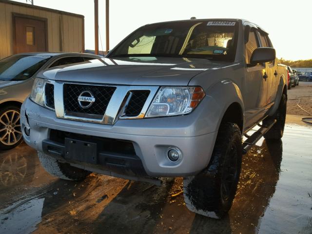 1N6AD0EV1FN766292 - 2015 NISSAN FRONTIER S SILVER photo 2