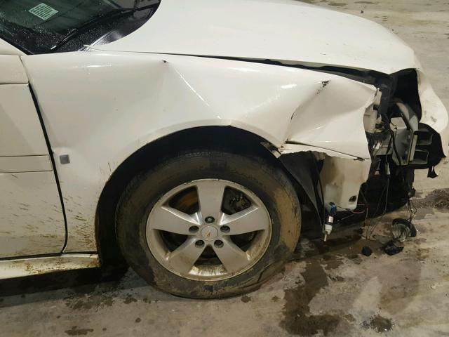 2G2WP552181122402 - 2008 PONTIAC GRAND PRIX WHITE photo 9