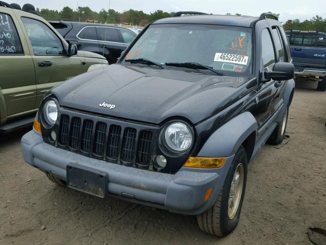 1J4GL48K05W569898 - 2005 JEEP LIBERTY SP BLACK photo 2