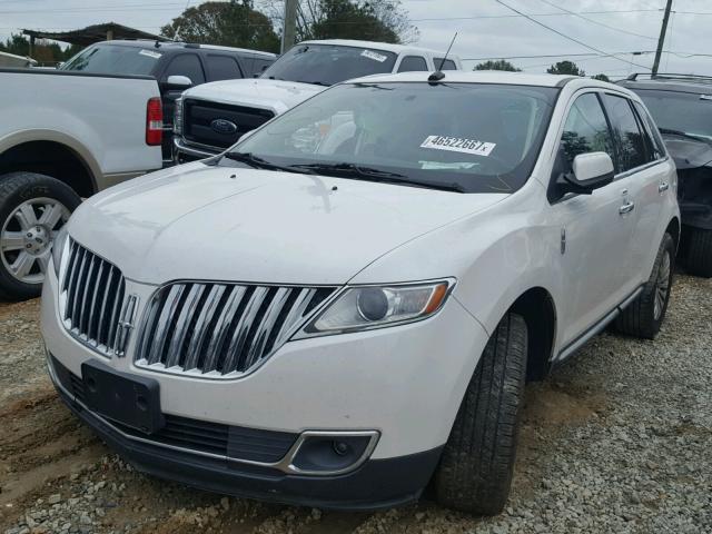 2LMDJ6JK6FBL23140 - 2015 LINCOLN MKX WHITE photo 2