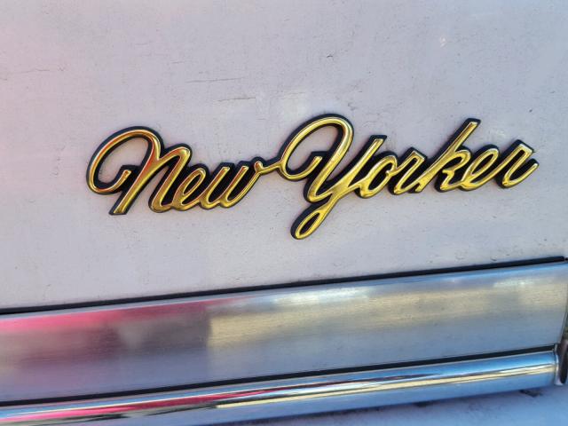 1C3XC66R6PD102800 - 1993 CHRYSLER NEW YORKER 白色 照片 9