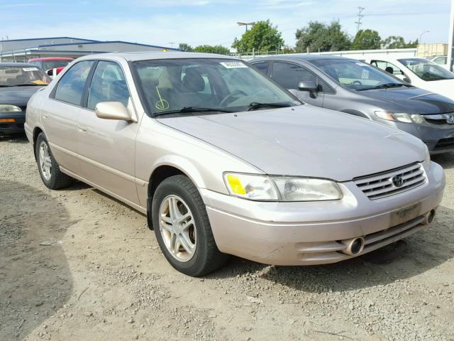 4T1BF22K2XU932202 - 1999 TOYOTA CAMRY LE GOLD photo 1