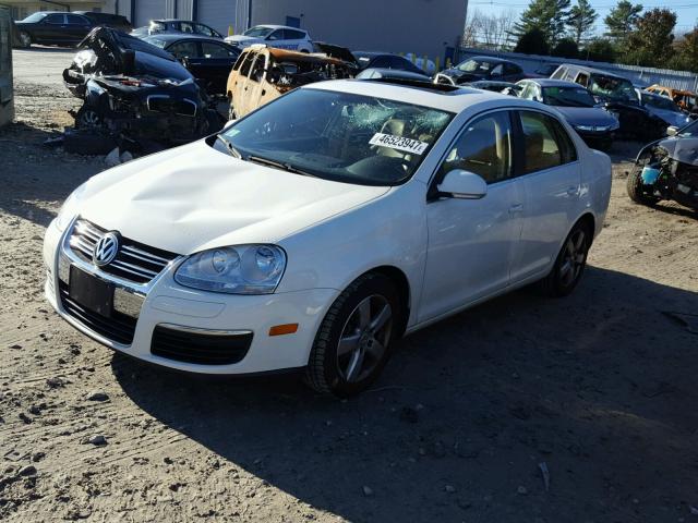 3VWRZ71K08M139329 - 2008 VOLKSWAGEN JETTA SE WHITE photo 2