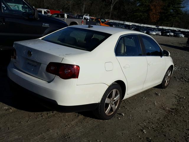 3VWRZ71K08M139329 - 2008 VOLKSWAGEN JETTA SE WHITE photo 4