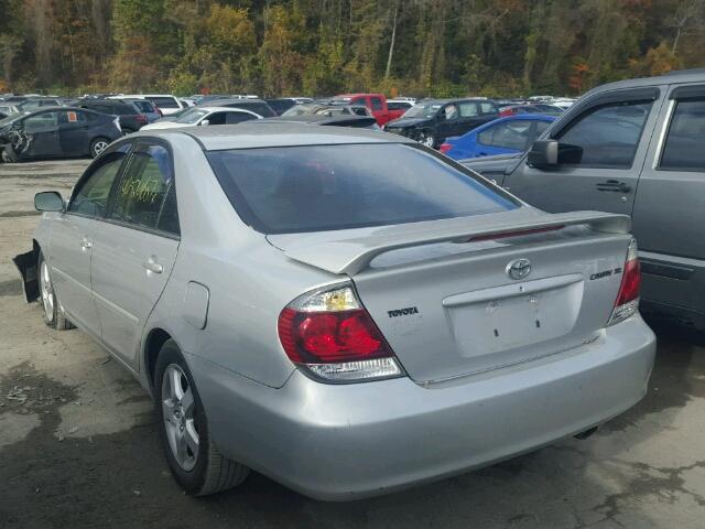 4T1BE32K55U095211 - 2005 TOYOTA CAMRY LE SILVER photo 3