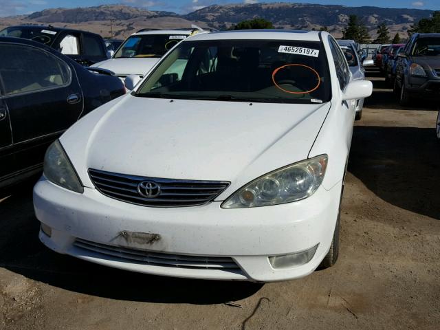 4T1BE32K25U619267 - 2005 TOYOTA CAMRY LE თეთრი ფოტო 2