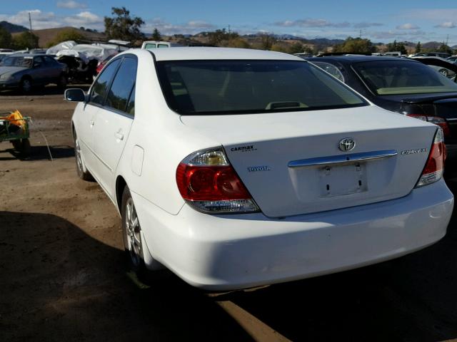 4T1BE32K25U619267 - 2005 TOYOTA CAMRY LE თეთრი ფოტო 3