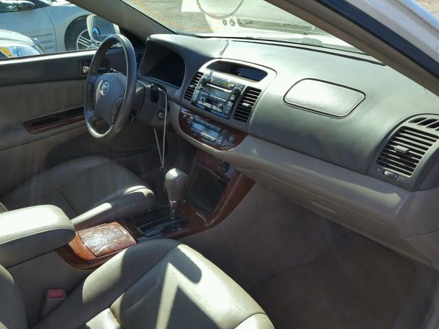 4T1BE32K25U619267 - 2005 TOYOTA CAMRY LE თეთრი ფოტო 5