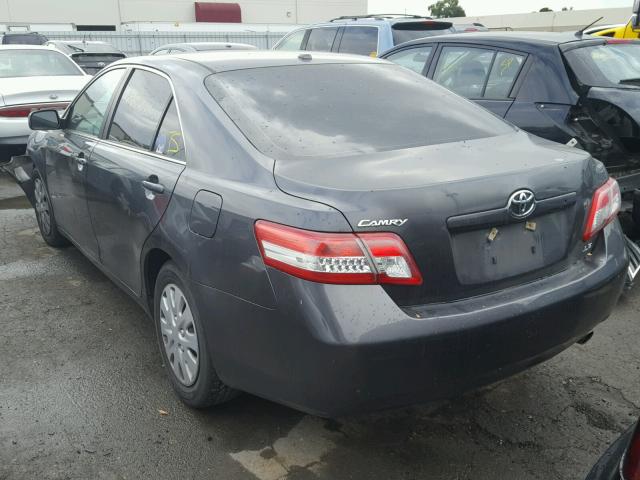 4T1BF3EK2AU072262 - 2010 TOYOTA CAMRY BASE GRAY photo 3