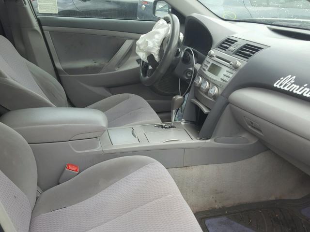 4T1BF3EK2AU072262 - 2010 TOYOTA CAMRY BASE GRAY photo 5