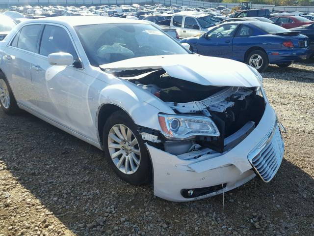 2C3CCAAG7EH365630 - 2014 CHRYSLER 300 WHITE photo 9