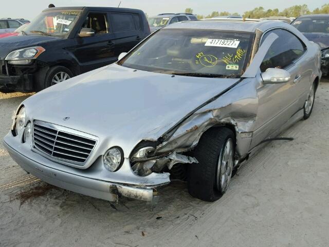 WDBLJ65G4YF116764 - 2000 MERCEDES-BENZ CLK SILVER photo 2