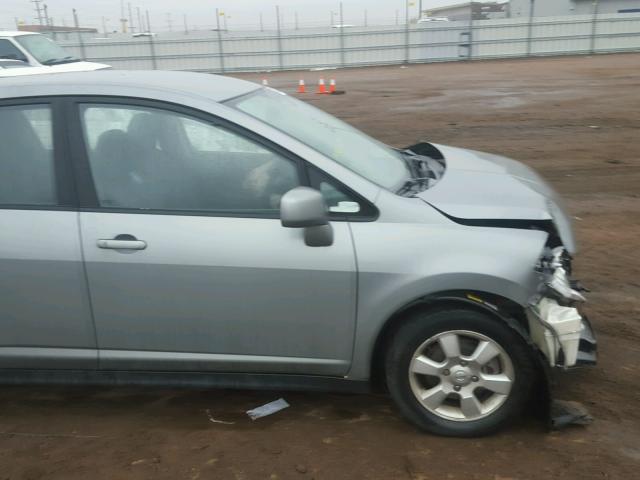 3N1BC13E07L380003 - 2007 NISSAN VERSA S GRAY photo 9