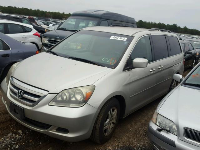 5FNRL38425B021996 - 2005 HONDA ODYSSEY SILVER photo 2