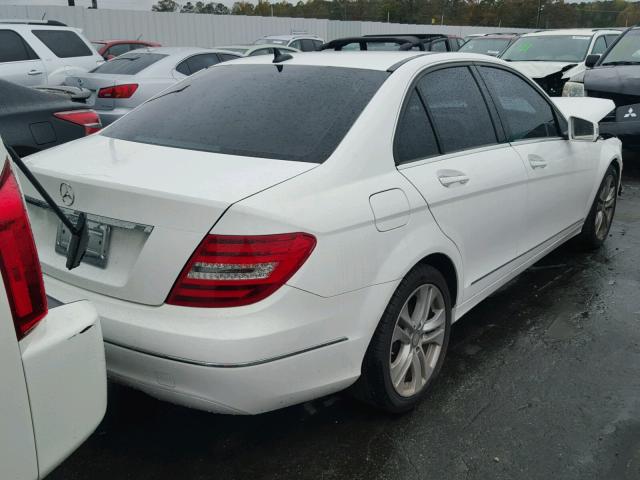 WDDGF4HB4DF977208 - 2013 MERCEDES-BENZ C 250 WHITE photo 4