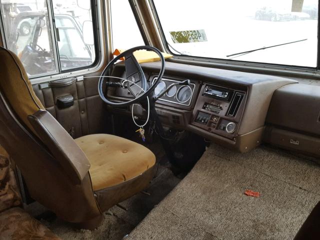 14R30389S5669 - 1980 PACE MOTORHOME WHITE photo 5