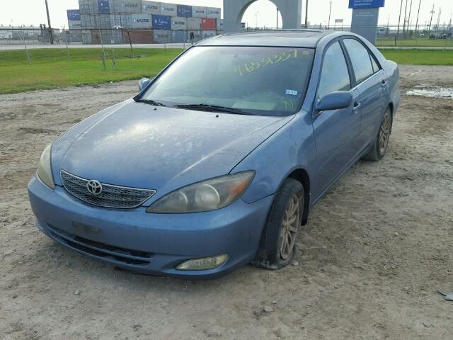 4T1BE32K33U753914 - 2003 TOYOTA CAMRY LE BLUE photo 2