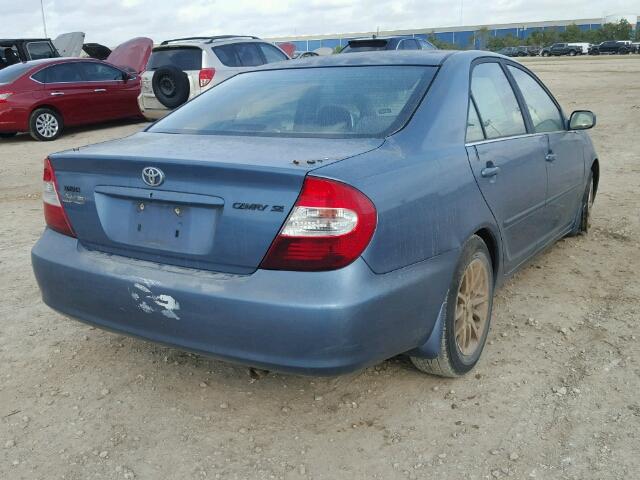 4T1BE32K33U753914 - 2003 TOYOTA CAMRY LE BLUE photo 4