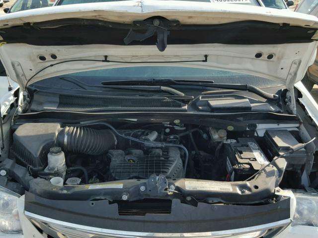 2C4RC1BG2CR312958 - 2012 CHRYSLER TOWN & COU WHITE photo 7