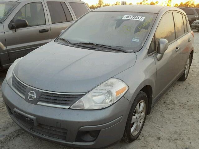 3N1BC13EX8L369527 - 2008 NISSAN VERSA S GRAY photo 2