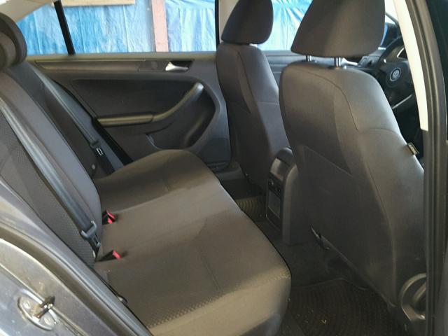 3VW2K7AJ4DM318853 - 2013 VOLKSWAGEN JETTA BASE 灰色 照片 6