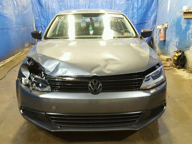 3VW2K7AJ4DM318853 - 2013 VOLKSWAGEN JETTA BASE 灰色 照片 9
