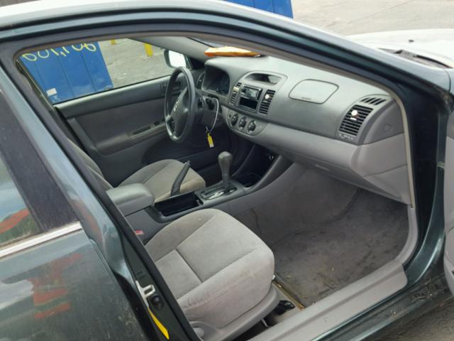 4T1BF30K12U502064 - 2002 TOYOTA CAMRY LE 绿色 照片 5