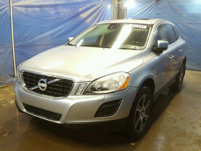 YV4902DZ2C2339523 - 2012 VOLVO XC60 T6 SILVER photo 2