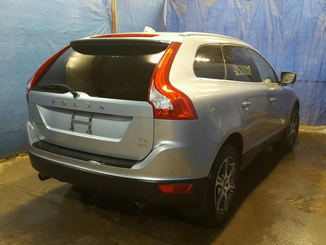 YV4902DZ2C2339523 - 2012 VOLVO XC60 T6 SILVER photo 4