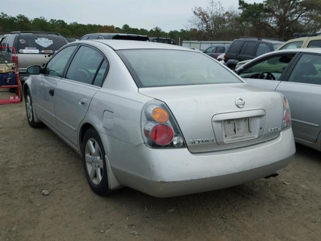 1N4AL11D32C138528 - 2002 NISSAN ALTIMA BAS SILVER photo 3