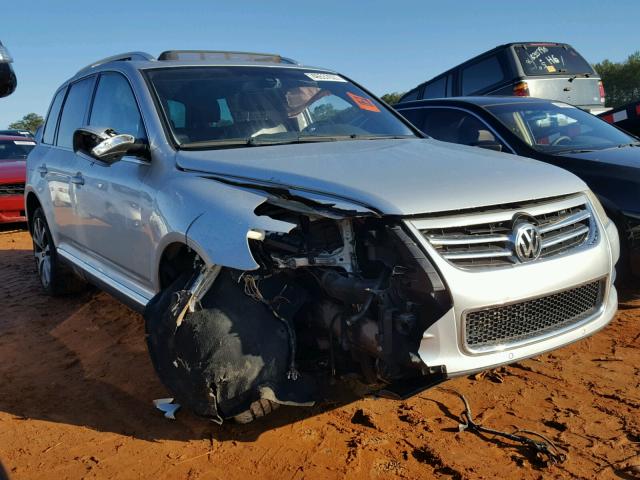 WVGMB77LX8D018865 - 2008 VOLKSWAGEN TOUAREG 2 SILVER photo 1