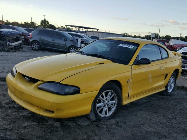 1FAFP4049WF269724 - 1998 FORD MUSTANG YELLOW photo 2