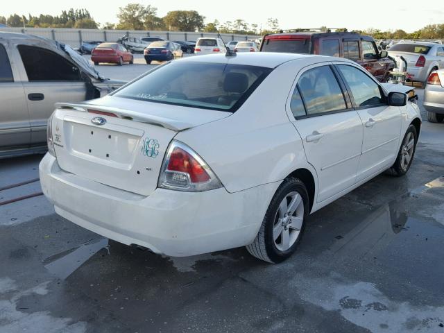 3FAHP07Z78R134279 - 2008 FORD FUSION SE WHITE photo 4