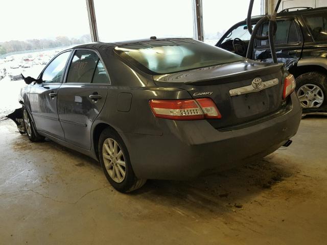 4T1BF3EK0AU528436 - 2010 TOYOTA CAMRY BASE GRAY photo 3